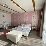 Platan Apartmanhaz Lägenhetshotell Balatongyörök