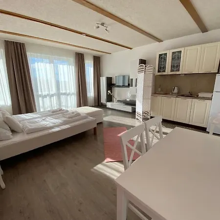 Platan Apartmanhaz 4*