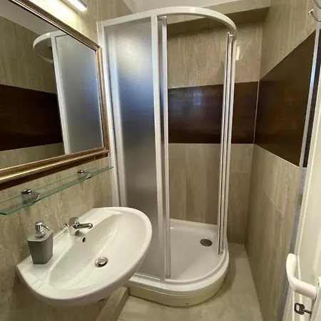 Ξενοδοχείο με διαμερίσματα Platan Apartmanhaz