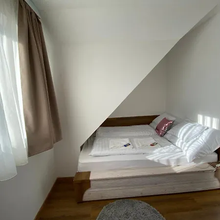 Platan Apartmanhaz