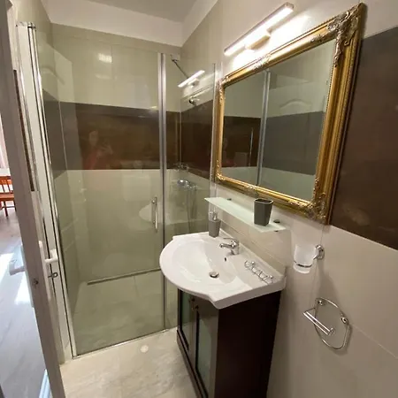 Platan Apartmanhaz 4*