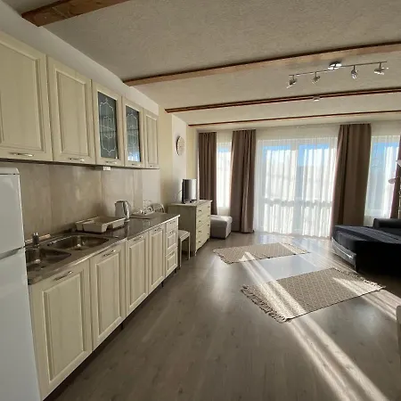 Platan Apartmanhaz *