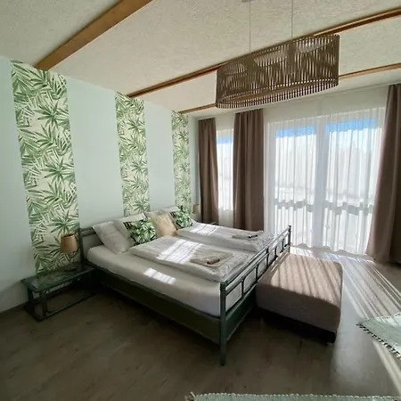 Platan Apartmanhaz Ξενοδοχείο με διαμερίσματα 4*
