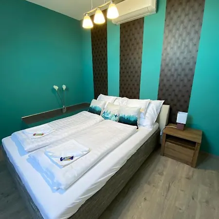 Ξενοδοχείο με διαμερίσματα Platan Apartmanhaz