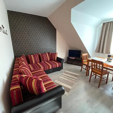 Platan Apartmanhaz 4* Balatongyörök