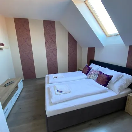 Ξενοδοχείο με διαμερίσματα Platan Apartmanhaz Balatongyörök