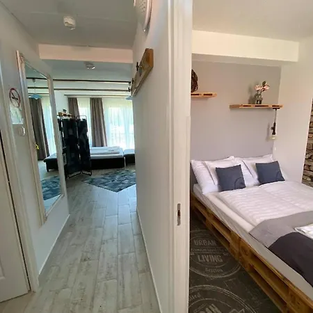 Platan Apartmanhaz *