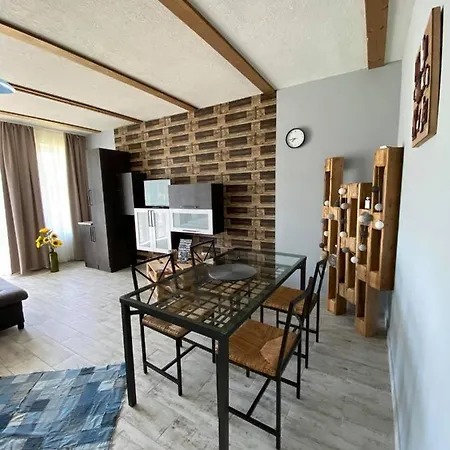 Platan Apartmanhaz Ξενοδοχείο με διαμερίσματα Balatongyörök