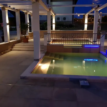 Platan Apartmanhaz Aparthotel *