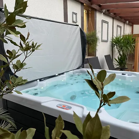 Platan Apartmanhaz 4* Balatongyorok