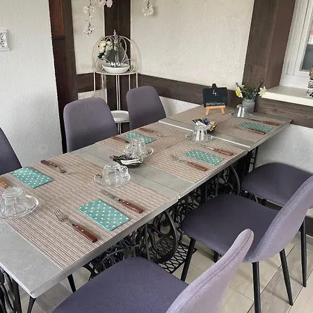 Platan Apartmanhaz Ξενοδοχείο με διαμερίσματα Balatongyörök