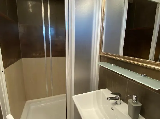 Platan Apartmanhaz Aparthotel