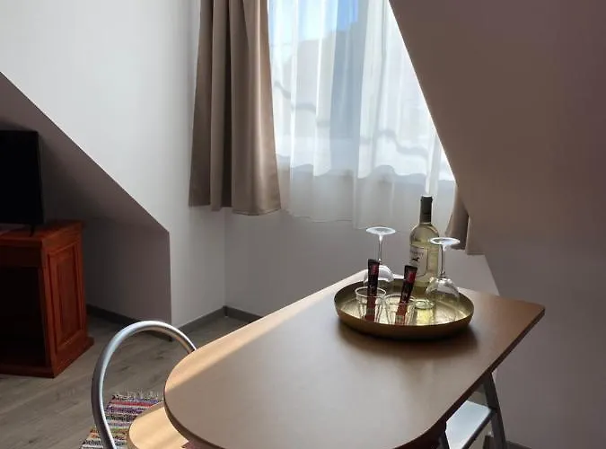 Platan Apartmanhaz Aparthotel