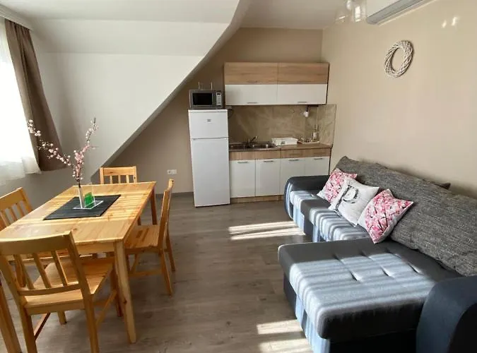 Platan Apartmanhaz Aparthotel