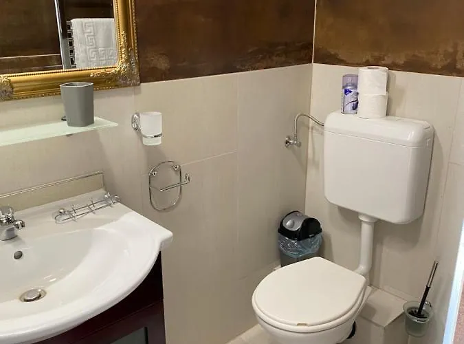 Platan Apartmanhaz 4* Balatongyörök