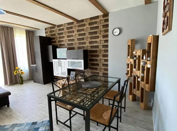 Platan Apartmanhaz Ξενοδοχείο με διαμερίσματα Balatongyörök