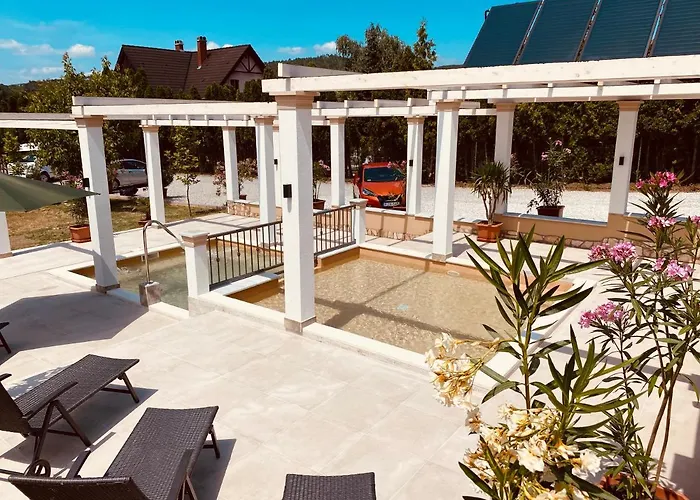 Platan Apartmanhaz Aparthotel